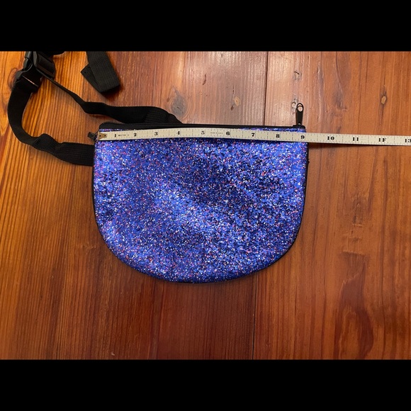 Red, White, & Blue Glitter Fanny Pack! - Picture 4 of 6